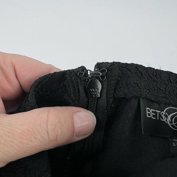 Betsy & Adam's Mermaid Gown Godet Hem Textured Floral Lace Open Back Formal 2 - Picture 6 of 16